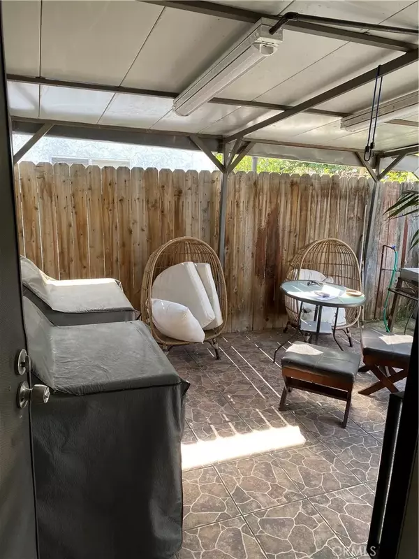 Los Angeles, CA 90003,427 W 92nd Street