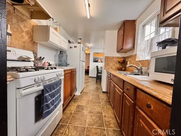 Paramount, CA 90723,15325 Orange Ave, D8