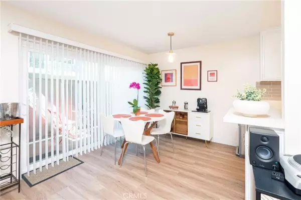 North Hollywood, CA 91606,6160 Whitsett Avenue #4