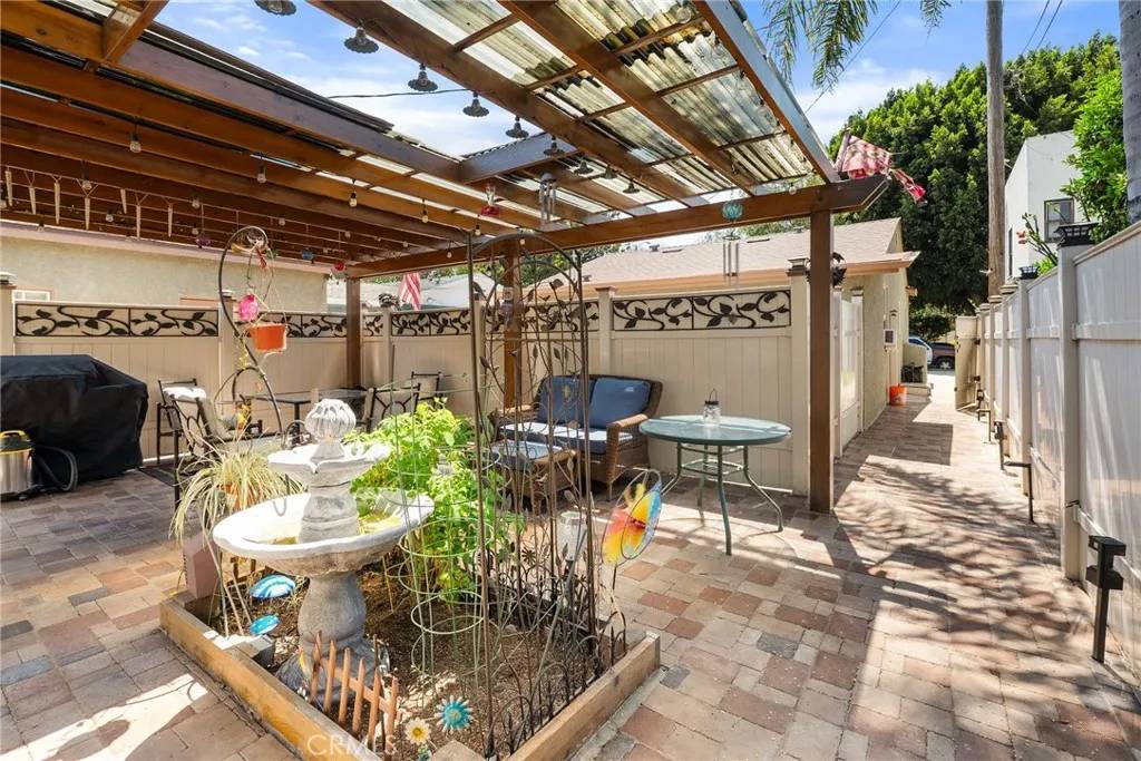 Long Beach, CA 90806,1876 Oregon Avenue