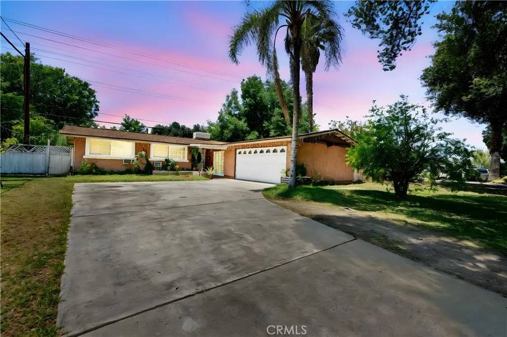 6863 La Jolla Drive, Riverside, CA 92504