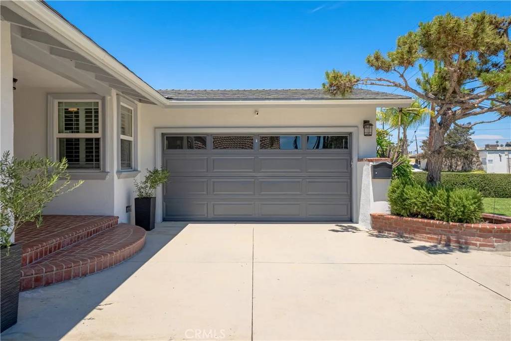 Downey, CA 90241,10227 Rives Avenue