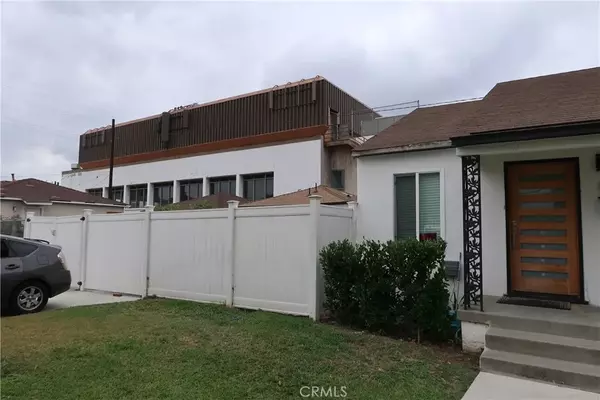 Downey, CA 90241,8260 Arnett St
