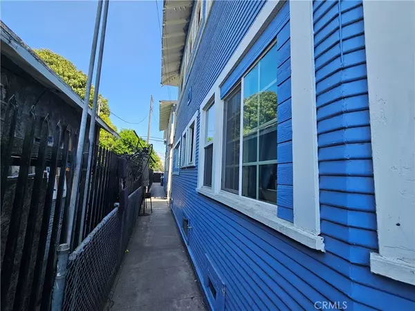 Los Angeles, CA 90037,4432 Wesley Avenue