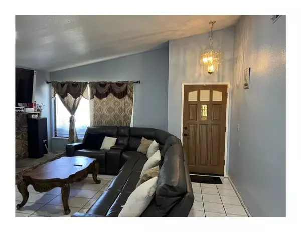 Fontana, CA 92335,17053 Pinedale Court