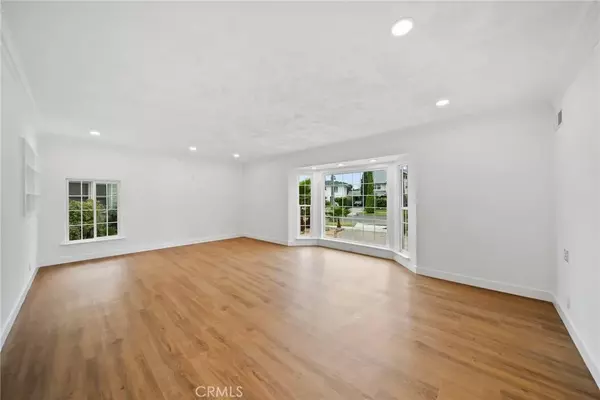 Los Angeles, CA 90019,4431 Victoria Park Place