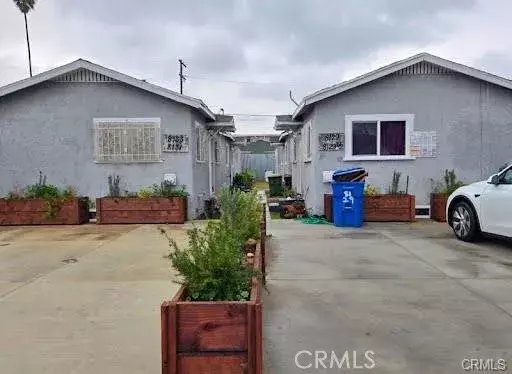 8129 S Hoover Street, Los Angeles, CA 90044