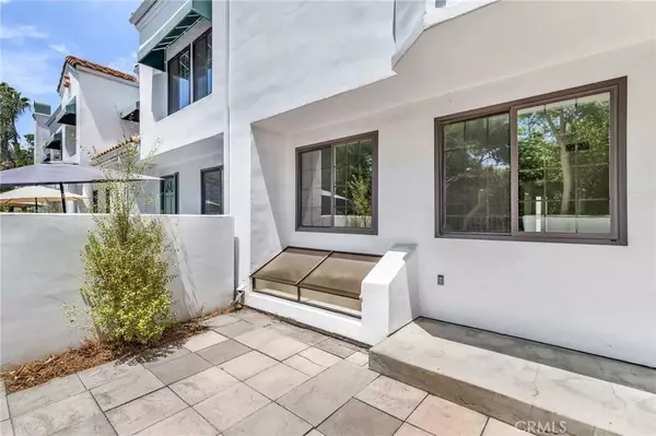 Huntington Beach, CA 92648,19562 Pompano Lane #108
