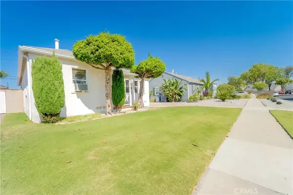 Long Beach, CA 90815,2271 Mira Mar Avenue