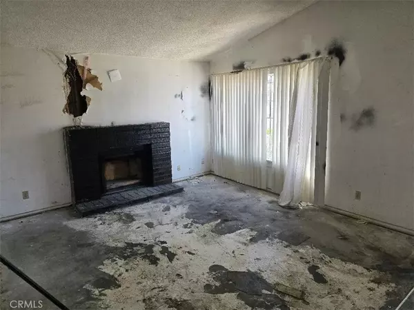 Compton, CA 90220,925 W Raymond Street