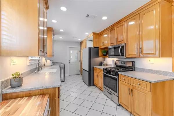 Lakewood, CA 90712,4750 Vangold Avenue