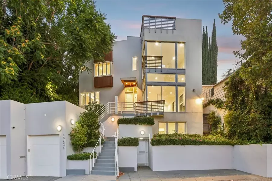 13424 Contour Drive, Sherman Oaks, CA 91423