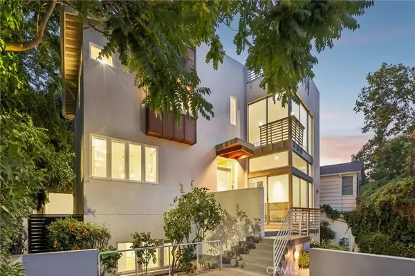 Sherman Oaks, CA 91423,13424 Contour Drive