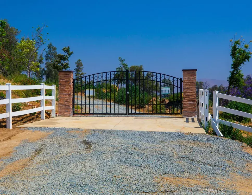 Jurupa Valley, CA 92509,0 Felspar