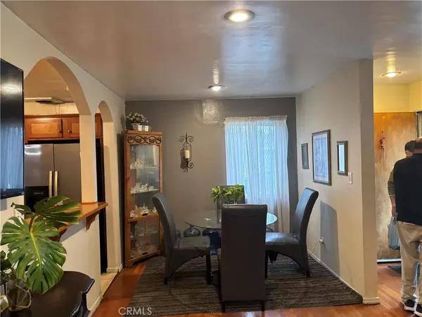 Downey, CA 90240,8514 Smallwood Avenue