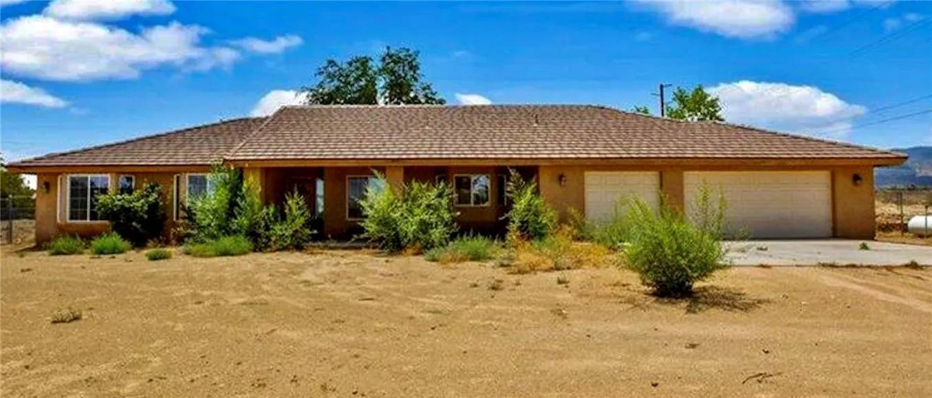 4931 Del Rosa Road, Phelan, CA 92371