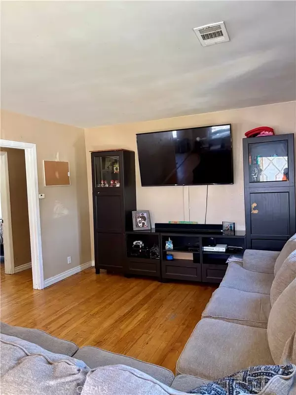Long Beach, CA 90805,372 E Janice Street