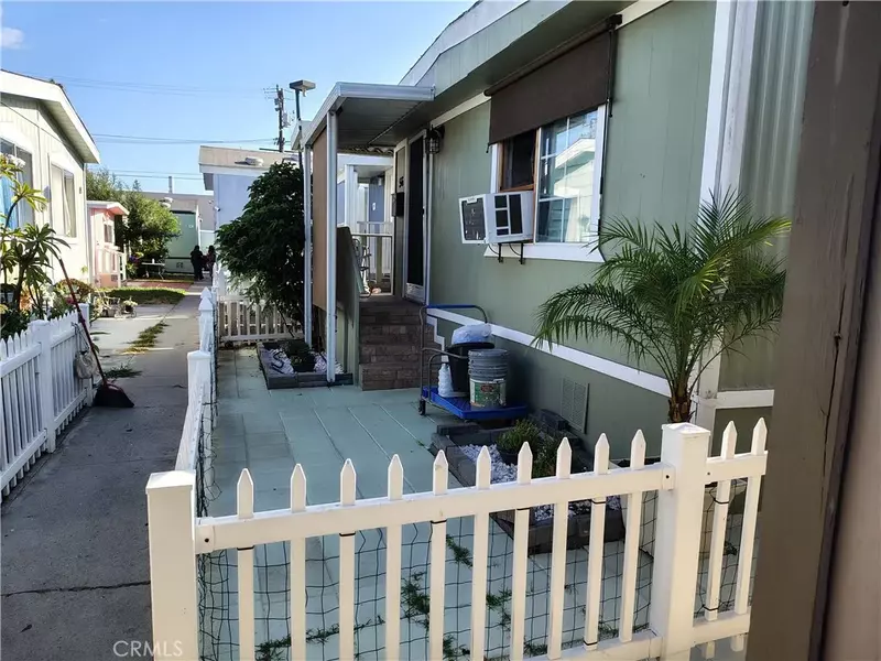 12265 Woodruff #56, Downey, CA 90241