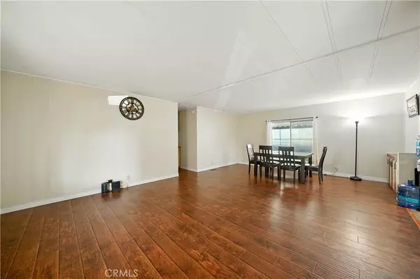 Long Beach, CA 90810,3595 Santa Fe Avenue #60