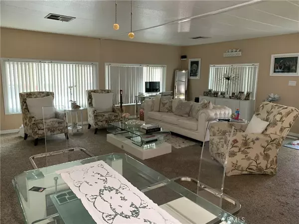 Laguna Hills, CA 92653,23301 Ridge Route DR #90