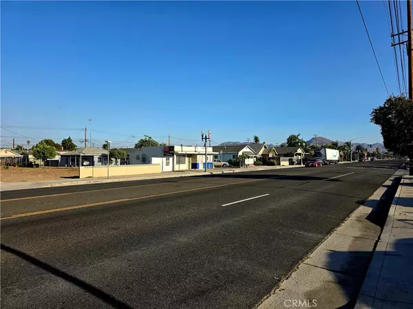 Colton, CA 92324,1338 N Mount Vernon