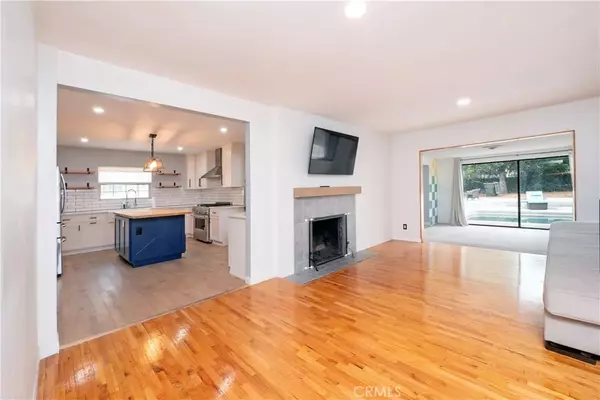 Upland, CA 91786,703 W 7th Street