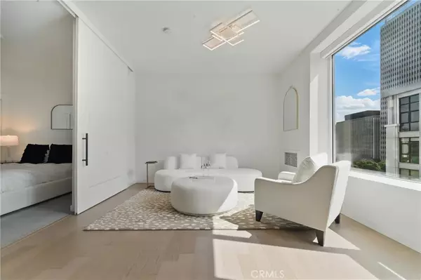 Los Angeles, CA 90015,1050 S Grand Avenue #705
