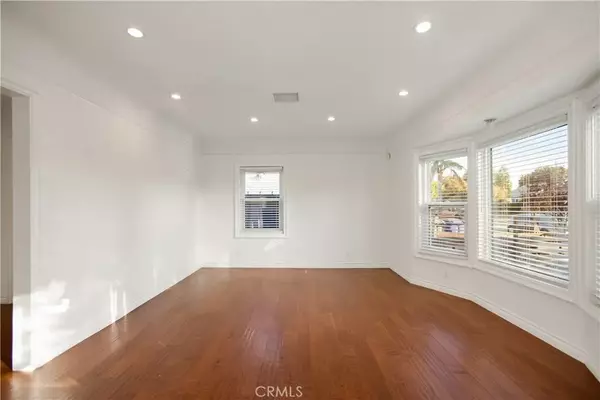 South Gate, CA 90280,6019 Florence Avenue