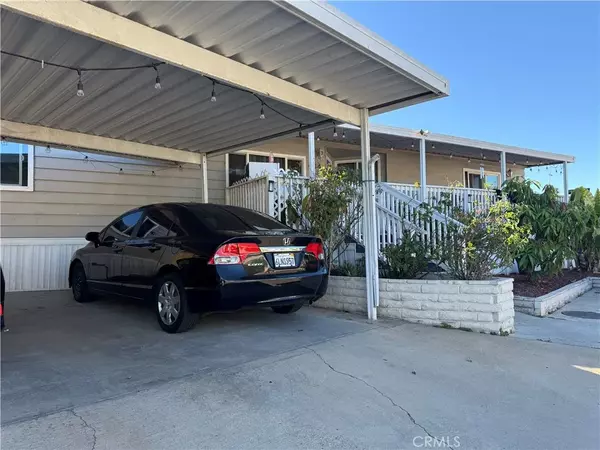 Compton, CA 90220,2601 E Victoria #404
