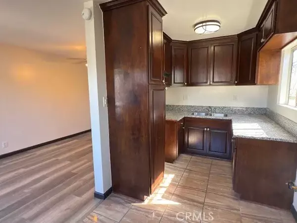 Compton, CA 90220,836 W Cedar