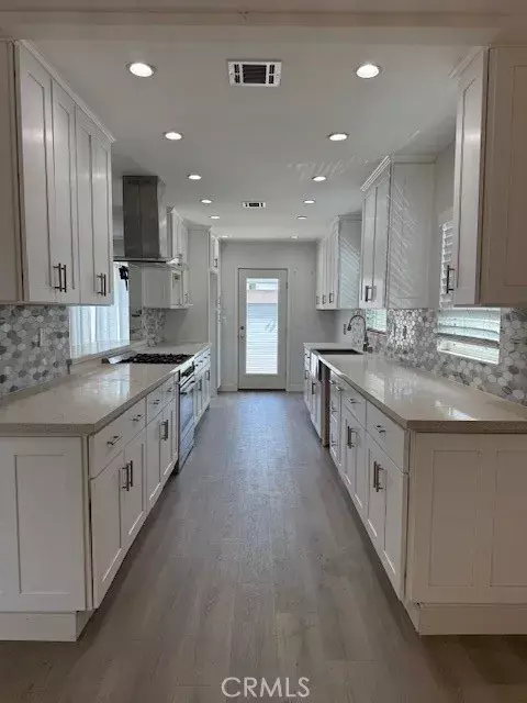 Lakewood, CA 90713,6053 Turnergrove Drive