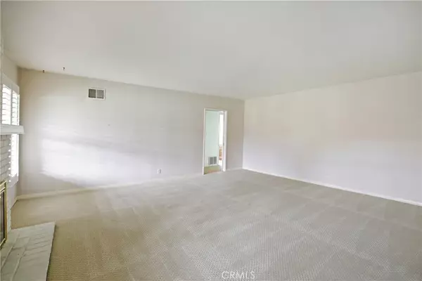 Downey, CA 90241,10307 Haledon Avenue