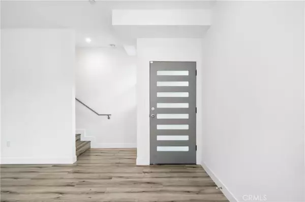 North Hollywood, CA 91601,10857 Morrison #1/2