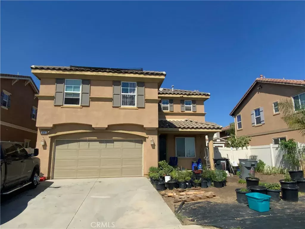 Perris, CA 92571,914 Sparrow Way