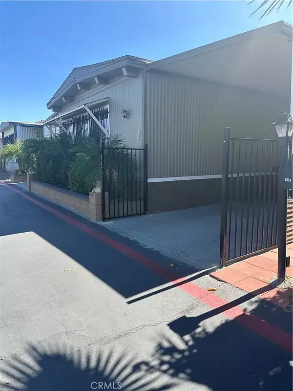 Hemet, CA 92543,1455 S State #186