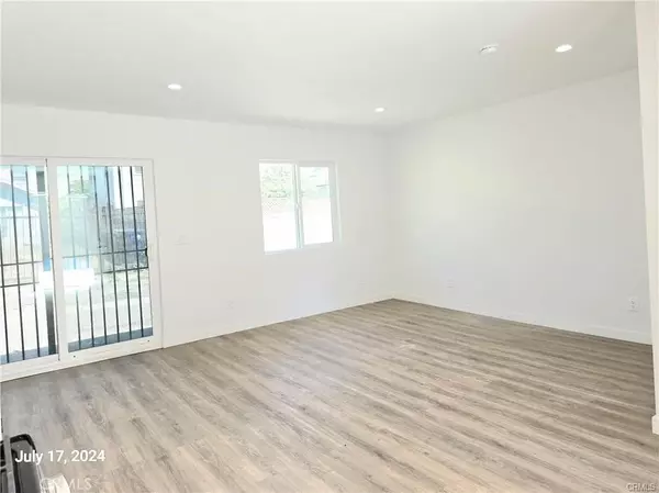 Los Angeles, CA 90045,8734 Ramsgate Avenue