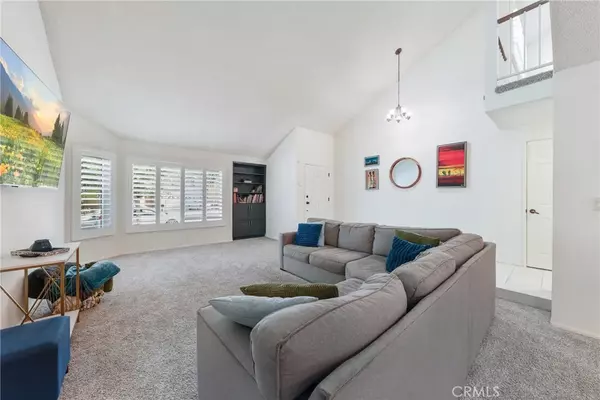 Winnetka, CA 91306,20448 Arminta