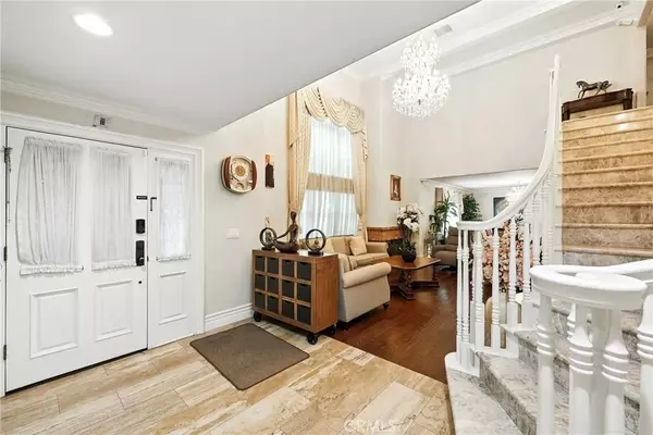 Downey, CA 90240,9123 Lemoran Avenue