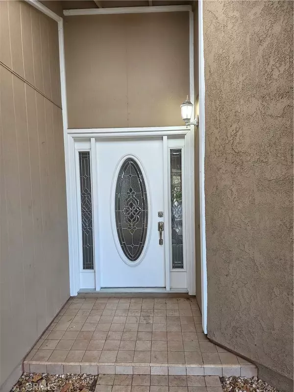 Santa Ana, CA 92701,2123 Barclay