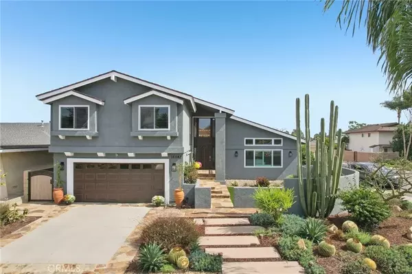 16542 Los Verdes Lane, Huntington Beach, CA 92649