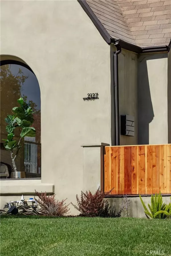 Los Angeles, CA 90047,2127 W 76th