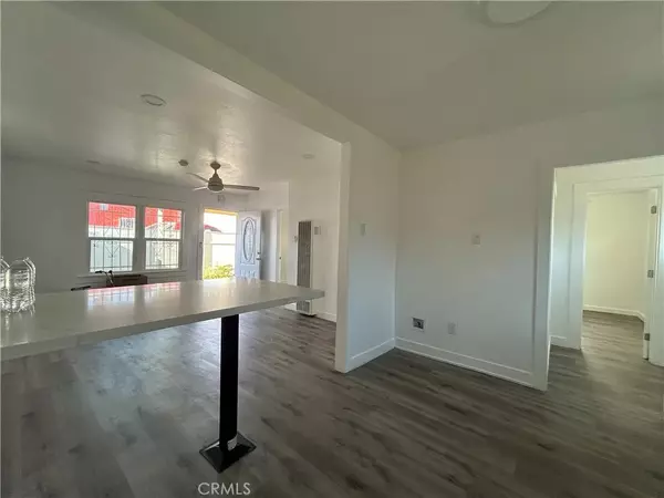 Los Angeles, CA 90003,140 W 82nd