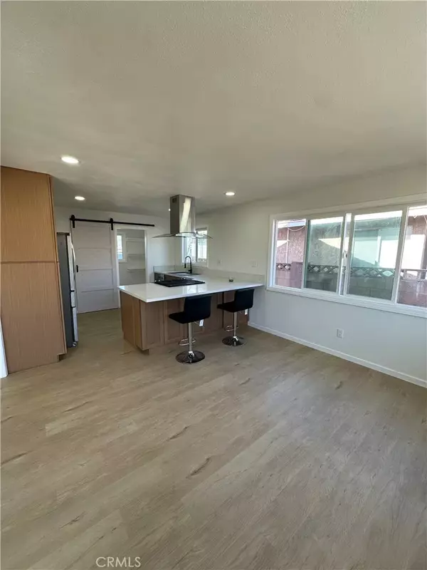 Lakewood, CA 90715,12523 Lemming