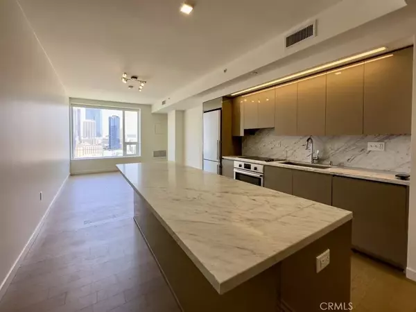 1050 S Grand Avenue #1808, Los Angeles, CA 90015