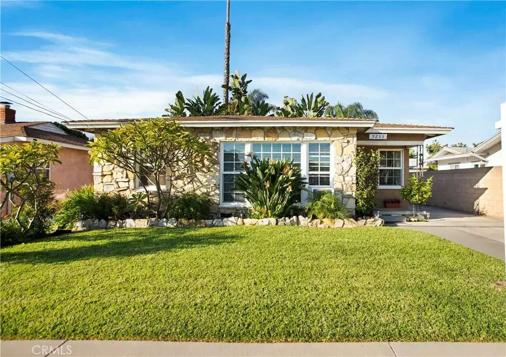 Bellflower, CA 90706,9253 Rose Street