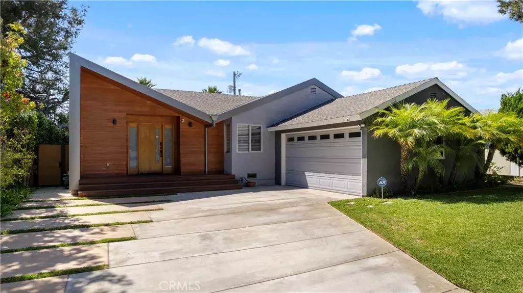 Los Angeles, CA 90066,3321 Moore Street