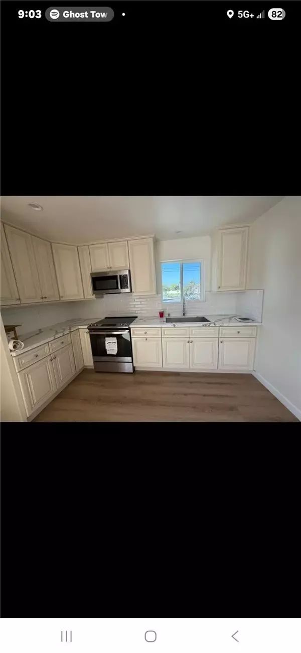 Los Alamitos, CA 90720,4397 Green