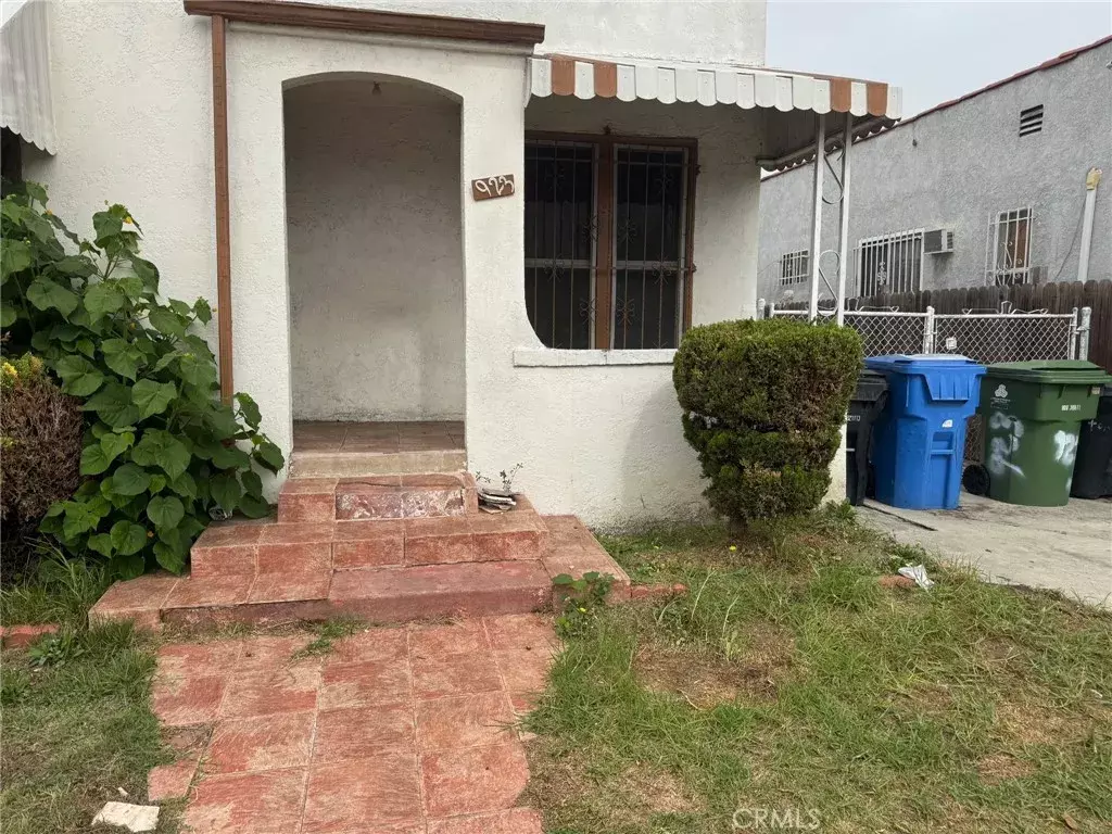 Los Angeles, CA 90001,923 E 85th St