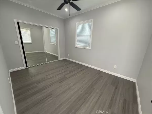 Compton, CA 90220,125 E Alondra