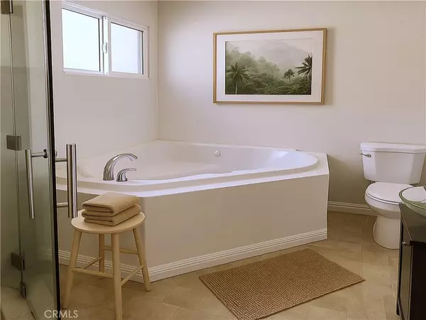 Pacific Palisades, CA 90272,1404 N San Remo Drive